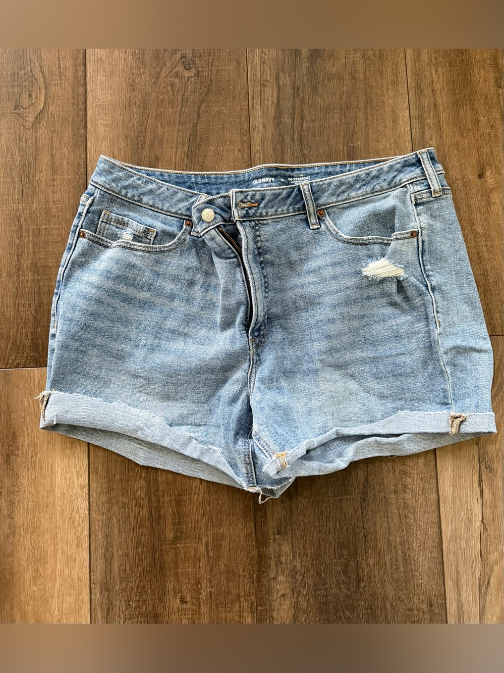 Old Navy Light Wash Denim Women's Shorts 20 high rise oh straight smooth pockets